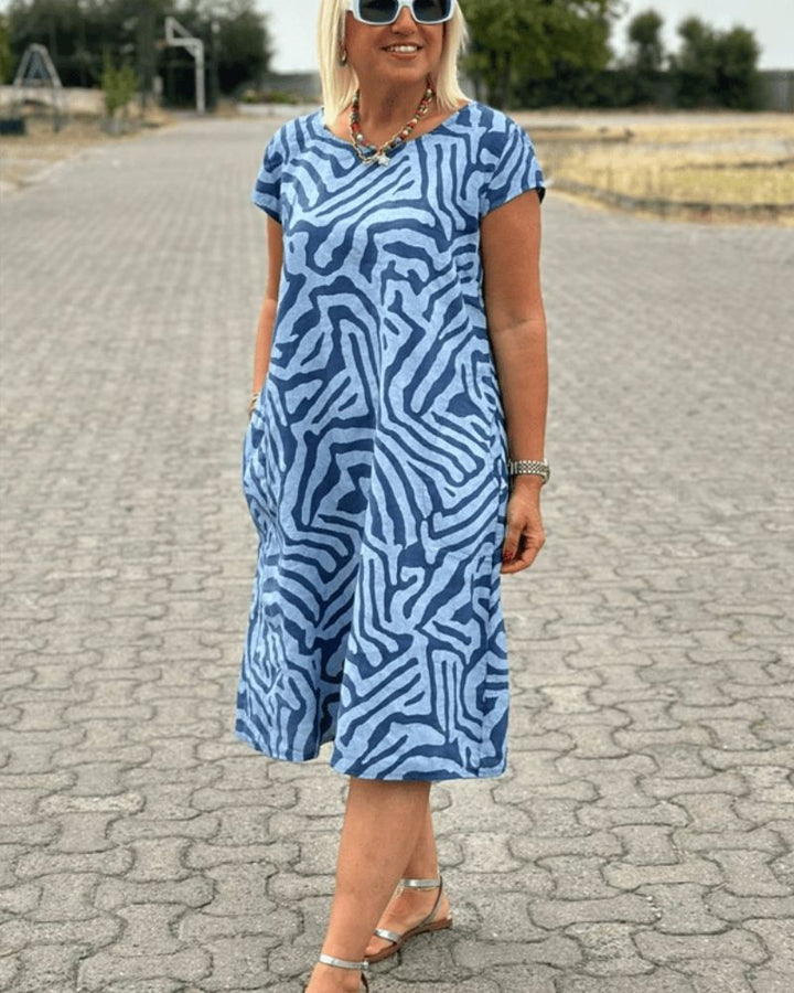 Verity | Dress With a Round Neck and a Beautiful Print