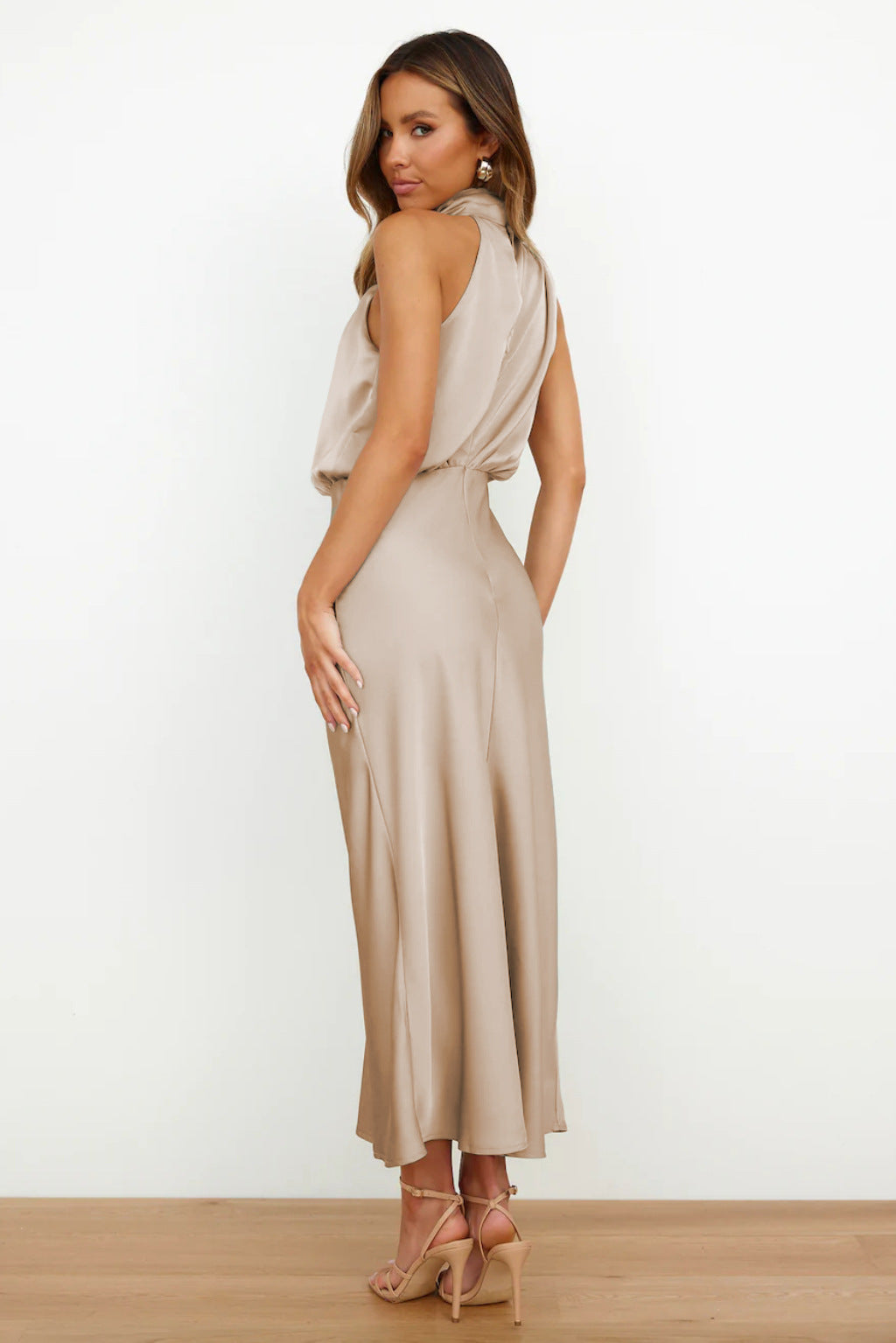 Theresa - Long Dress with Halterneck