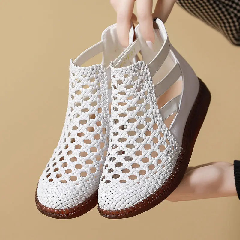 Cleopatra sandals - comfortable and stylish