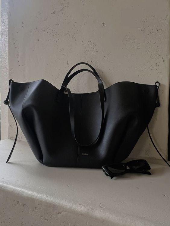 Alice | Shapely Tote Bag With Side Gathers